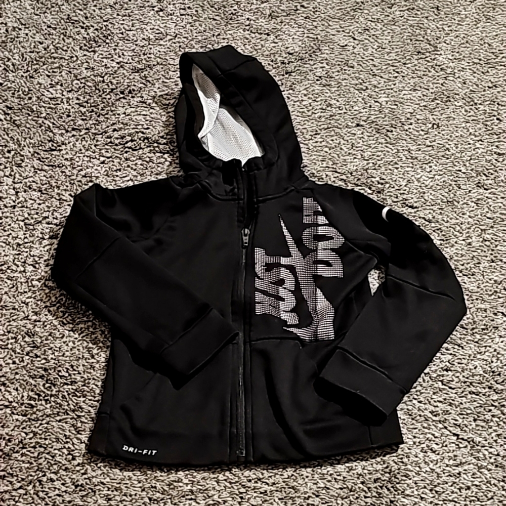 Set of 2 boys Nike sweatshirts size 4T